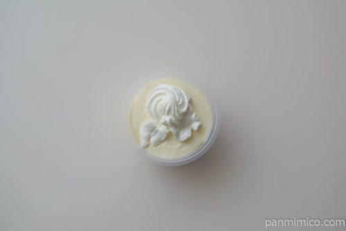 フタを取って上から見た「塩ちんすこうレアチーズ」【セブンイレブン】