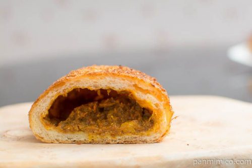 神戸三宮【ブーランジェリー コム・シノワ】キーマカレーの中身はこんな感じ