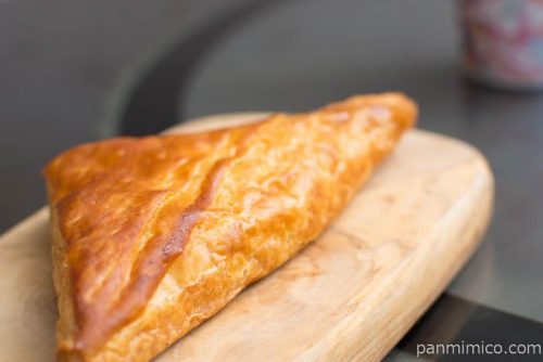 チキンパイ【ファミリーマート】斜め上から見た図