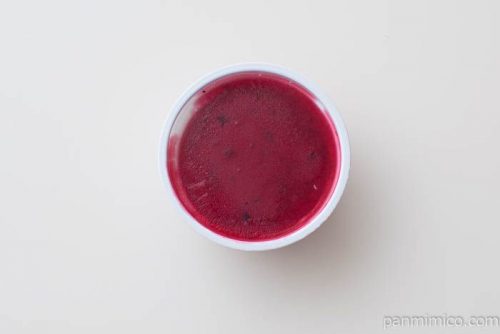 蜜と雪 レアチーズ【森永乳業】フタを開けるとこんな感じ
