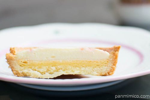 ストロベリーチーズケーキタルト【不二家】中身はこんな感じ
