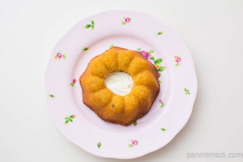 バナナのクグロフ ホイップクリーム【ヤマザキ】上から見た図