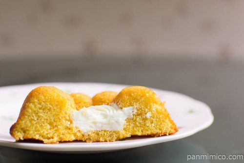 バナナのクグロフ ホイップクリーム【ヤマザキ】中身はこんな感じ