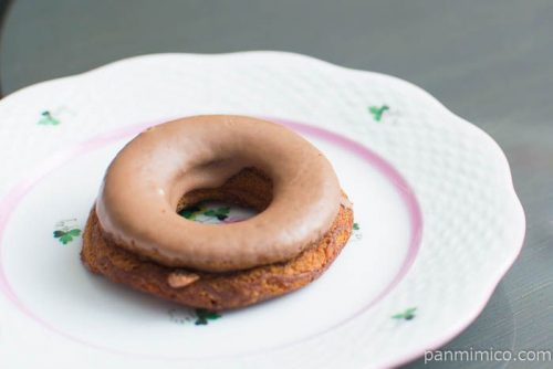 ブランの焼きドーナツ(コーヒー)【ローソン】横から見た図