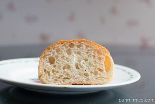 石窯全粒粉＆オリーブオイル【タカキベーカリー】中身はこんな感じ