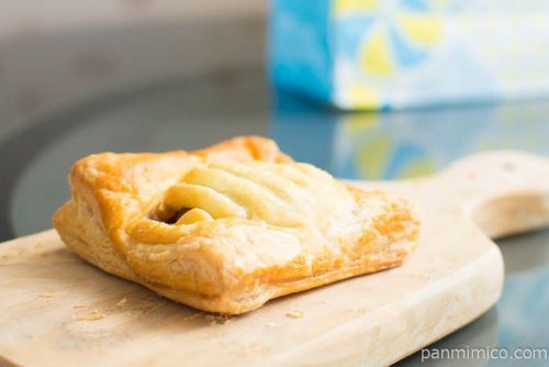 ホット・セイボリーパイ デミグラスハンバーグミスタードーナツ横から見た図