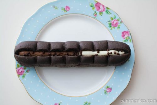 Wクリーム＆チョコチップのパン【セブンイレブン】上から見た図