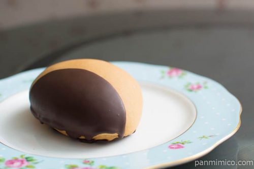 しっとりマロンパン【ローソン】横から見た図