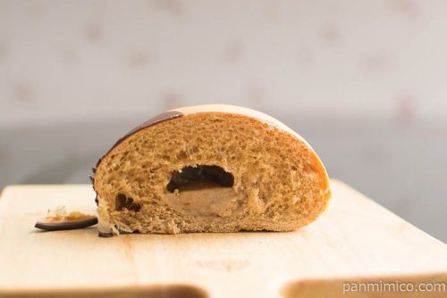 しっとりマロンパン【ローソン】中身はこんな感じ