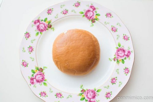 たっぷりホイップのクリームパン【神戸屋】上から見た図