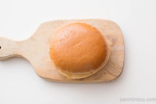 ヤマザキ ふっくらバーガー（お好み焼き）オリバーソース使用上から見た図