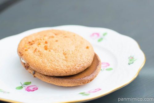 糖質を考えたふわっとパフケーキ【ローソン】横から見た図