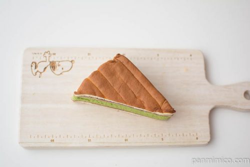 欅坂46抹茶サンド　黒糖クリーム＆こしあん【ローソン】上から見た図