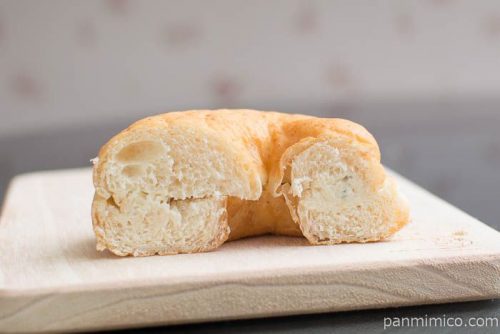 サラダチキンのもっちさんど（ライ麦入り）【ヤマザキ】中身はこんな感じ