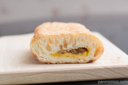 スティックドーナツ照り焼きチキン＆たまご【神戸屋】中身はこんな感じ