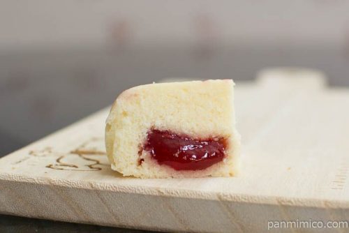 さがほのかいちごの蒸しケーキ【Pasco】中身はこんな感じ