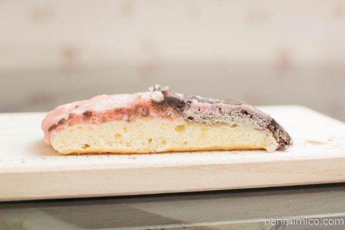 いちごとチョコの2色メロンパン【第一パン】中身はこんな感じ