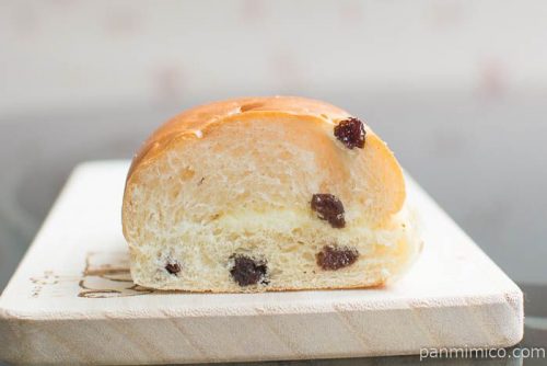 ぶどうぱん　シュガーマーガリン入【ローソン】中身はこんな感じ