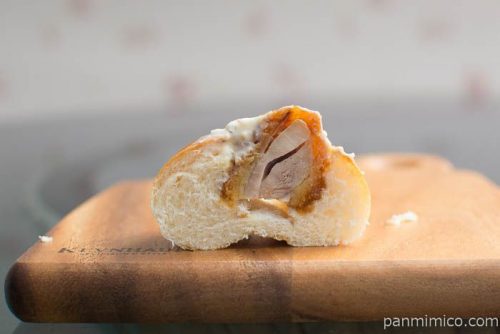 タルタルソースのチキン南蛮カツロール【ローソン】中身はこんな感じ