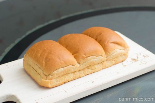 丸福珈琲店監修 牛乳ぱん 珈琲クリーム【Pasco】横から見た図