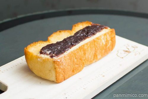 小倉マーガリントースト【ファミリーマート】横から見た図