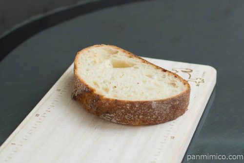 石窯モーニングフランス【タカキベーカリー】横から見た図