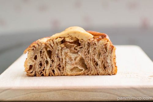 バックハウスイリエシナモンロール断面図