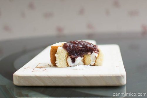 あいすまんじゅう風ロールケーキ【ヤマザキ】中身はこんな感じ