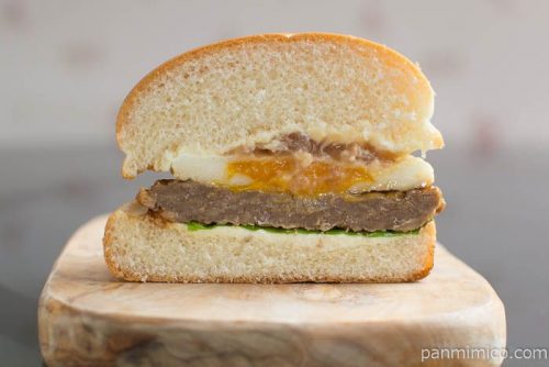 すき焼きバーガー【ファミリーマート】中身はこんな感じ