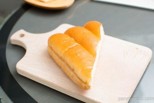 牛乳パン【セブンイレブン】横から見た図