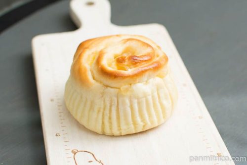 りんごバターロール【第一パン】横から見た図