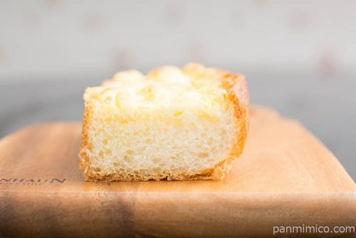 チーズマヨトースト【ファミリーマート】中身はこんな感じ
