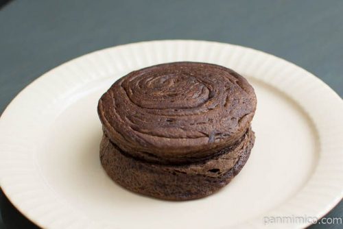 濃厚チョコレート＆ホイップ【ローソン】横から見た図