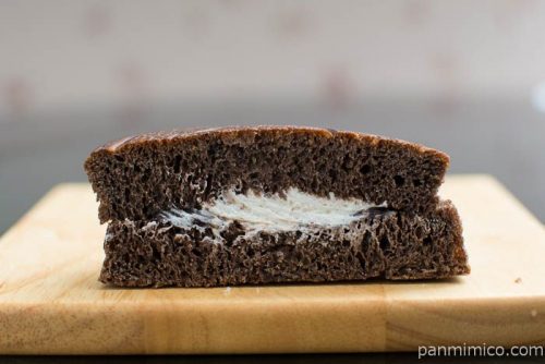 濃厚チョコレート＆ホイップ【ローソン】中身はこんな感じ