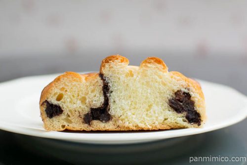 恵みの焼きチョコデニッシュ香る果実【神戸屋】中身はこんな感じ