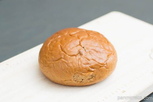 大地と緑の黒糖ロール(5)【ヤマザキ】横から見た図