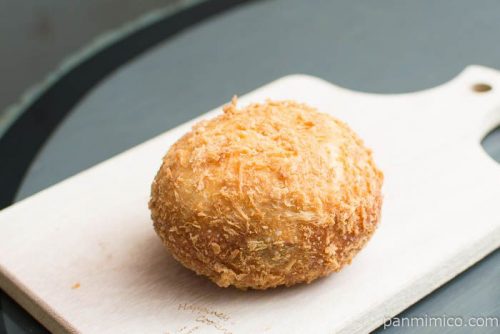 【Bonne chere（ボン・シェール）】クリームチーズカレーパン横から見た図