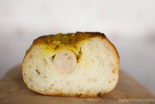 ブーランジュリー エピハーブウィンナー中身はこんな感じ