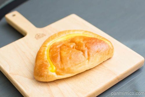 【イスズベーカリー】本店横から見た図