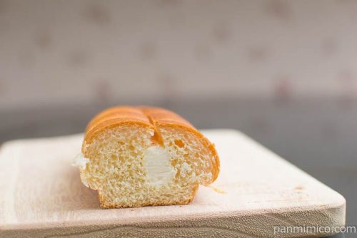 ヴィエノワ 北海道練乳【第一パン】中身はこんな感じ