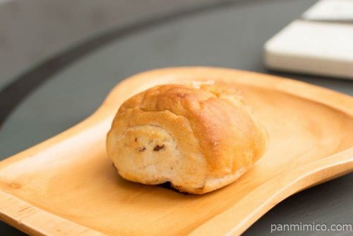 ゆめちから入り塩バターパン レーズン4個入【Pasco】横から見た図