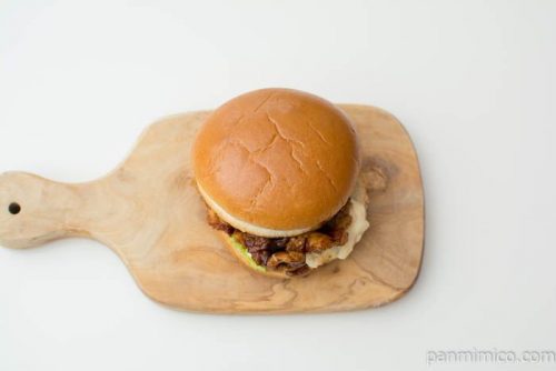 チキン南蛮バーガー【ファミリーマート】上から見た図