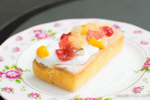 ふんわりフルーツケーキ【ドンレミー】横から見た図