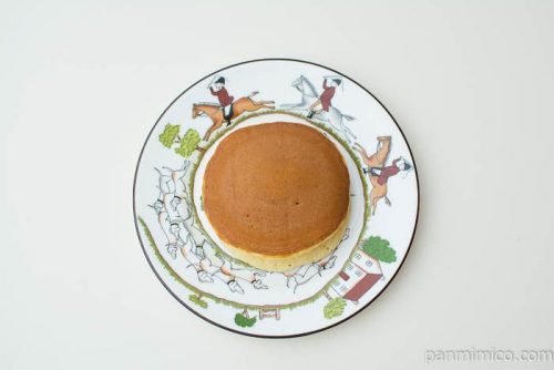 ヤマザキ ホットケーキサンド（キャラメルソース＆ホイップ）上から見た図