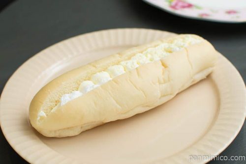 ダブルホイップサンド（北海道産牛乳とチーズのホイップ）【ヤマザキ】横から見た図