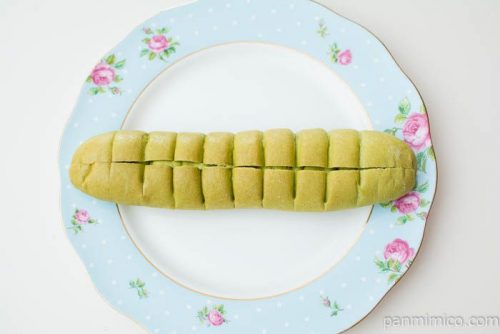 ちぎれる抹茶あずきクリームフランスパン【ローソン】上から見た図