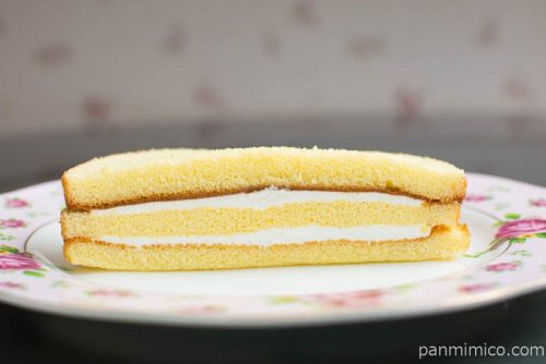 ホイップサンドケーキ(バニラヨーグルトクリーム使用)ヤマザキ断面図