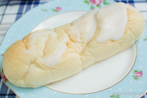 白いロシアパン　（淡路島牛乳使用）【ローソン】横から見た図