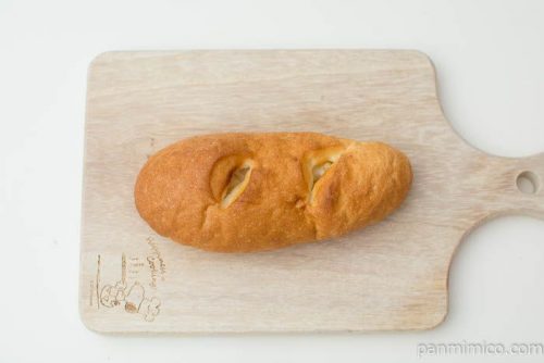 マチノパン　ごろっとじゃがいもとベーコンのパン【ローソン】上から見た図