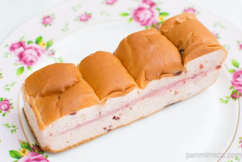大人の味わい牛乳パン 3種のベリー【Pasco】横から見た図